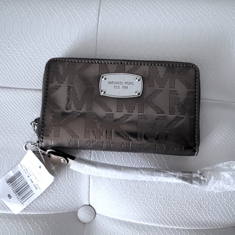 NWT Michael Kors Wallet - Lg Flat Phone Case Wristlet